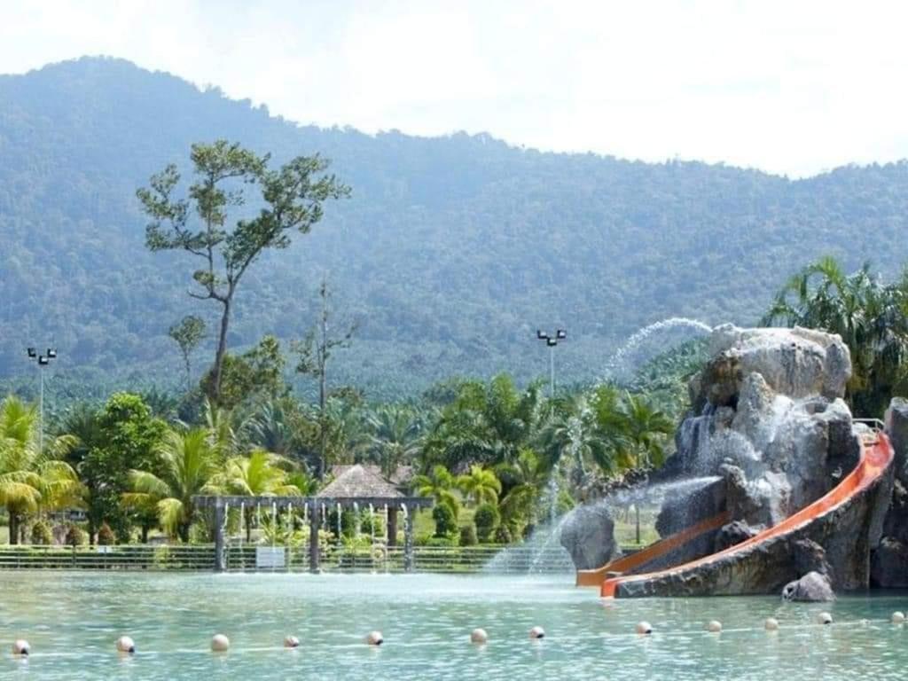 Adiniz@Hotspring Sg Klah Villa Sungkai Luaran gambar